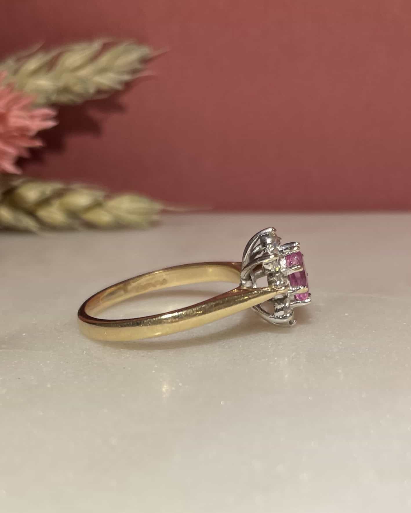 Bague Marguerite Saphir rose 0.70 carat &amp; Diamants "Marjorie" - Elliade Paris
