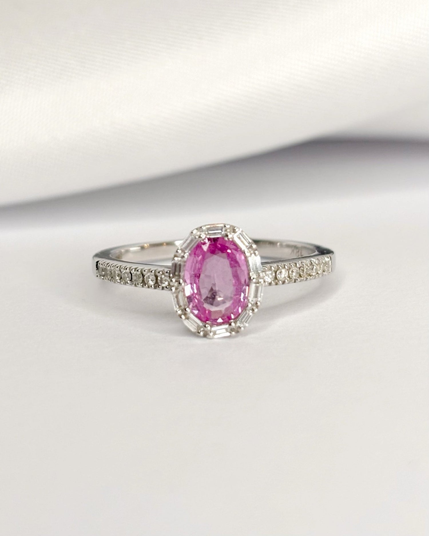 Bague Marguerite Saphir Rose 0.76 carat &amp; Diamants "Elodie" - Elliade Paris