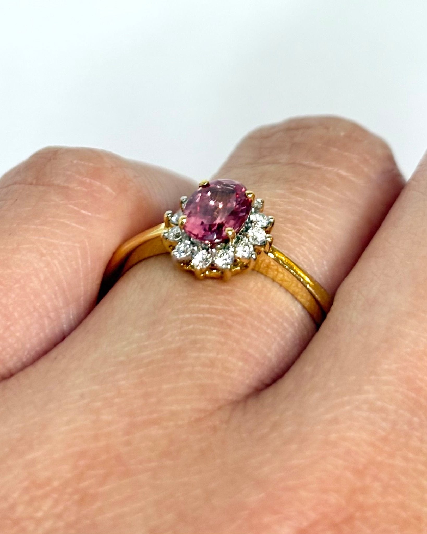 Bague Marguerite Saphir Rose 1 carat &amp; Diamants "Iliana" - Elliade Paris