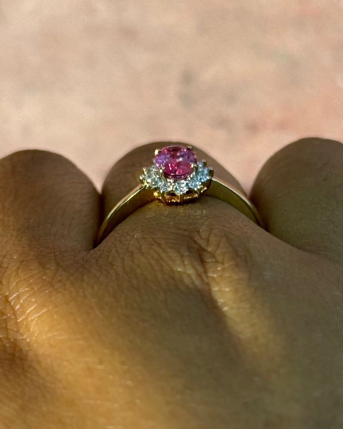 Bague Marguerite Saphir Rose 1 carat &amp; Diamants "Iliana" - Elliade Paris