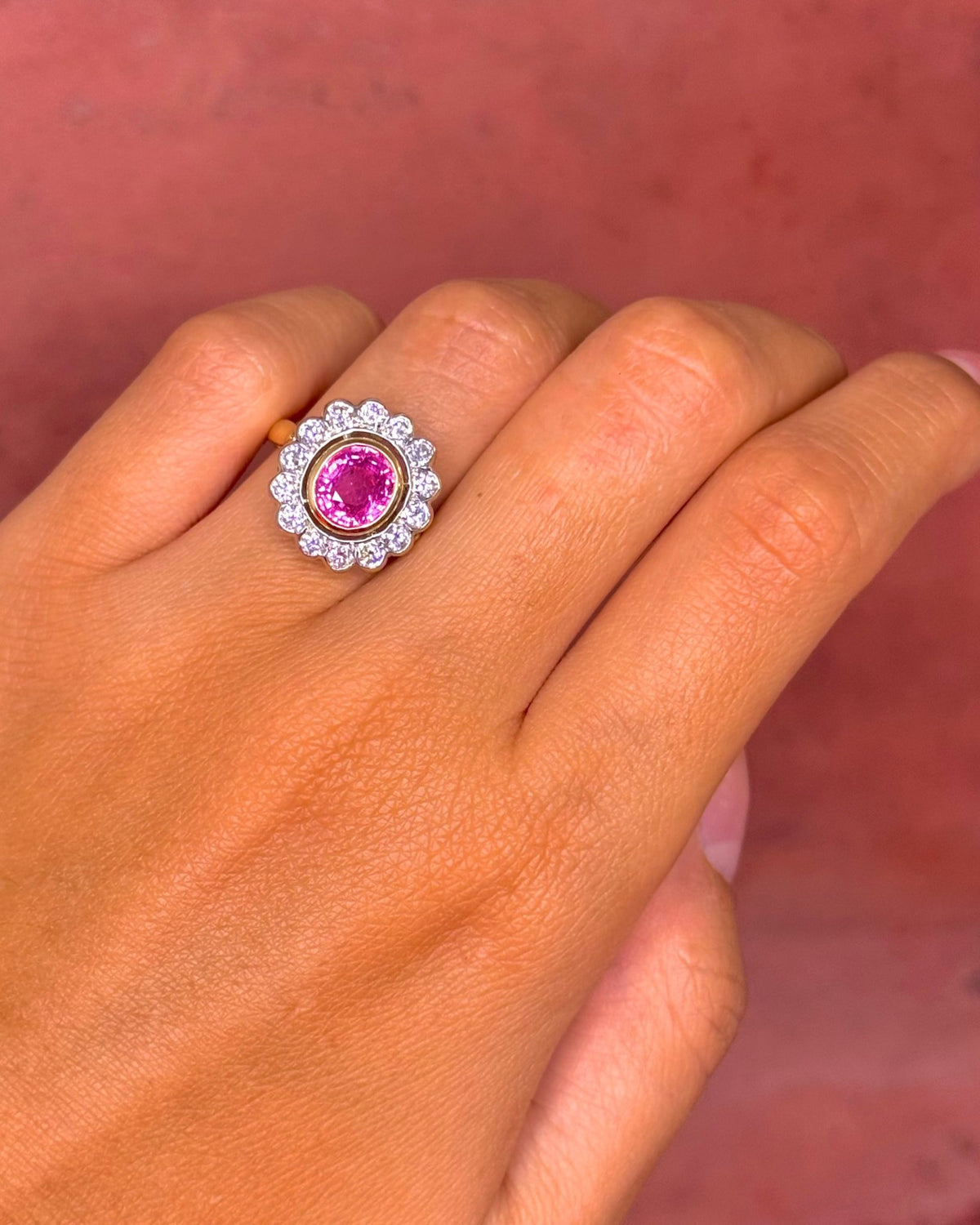 Bague Marguerite Saphir Rose 2.36 carats &amp; Diamants 0.56 carat 4.93g "Léonie" - Elliade Paris