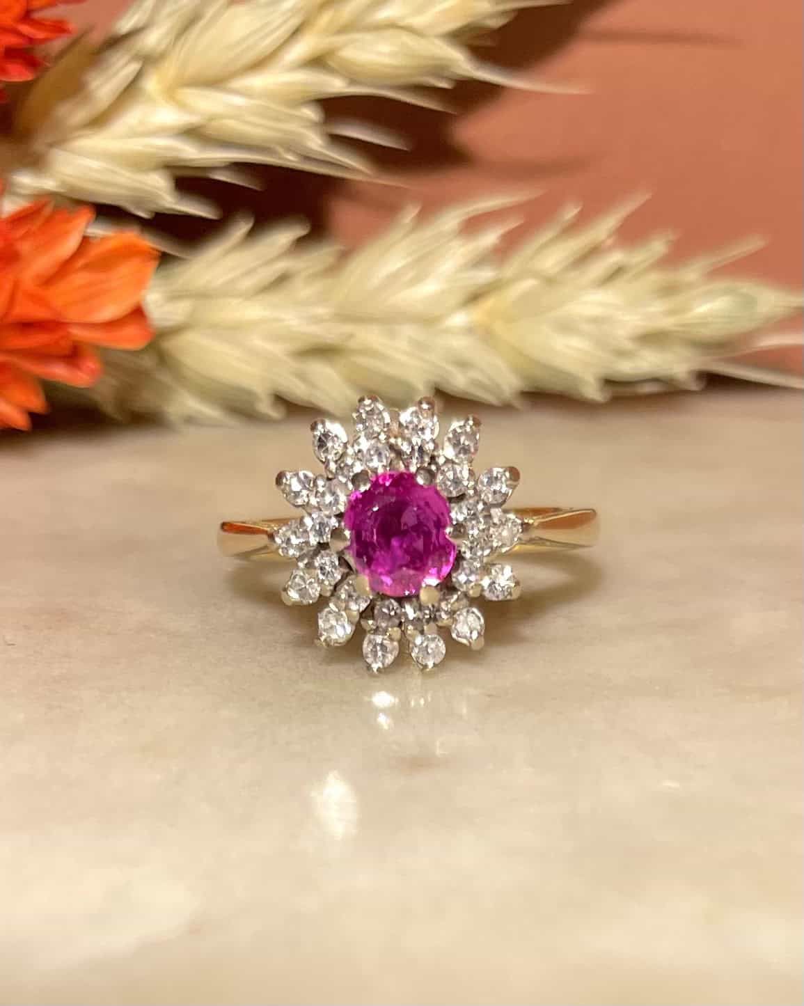 Bague Marguerite Saphir Rose &amp; 28 Diamants "Laurencia" - Elliade Paris