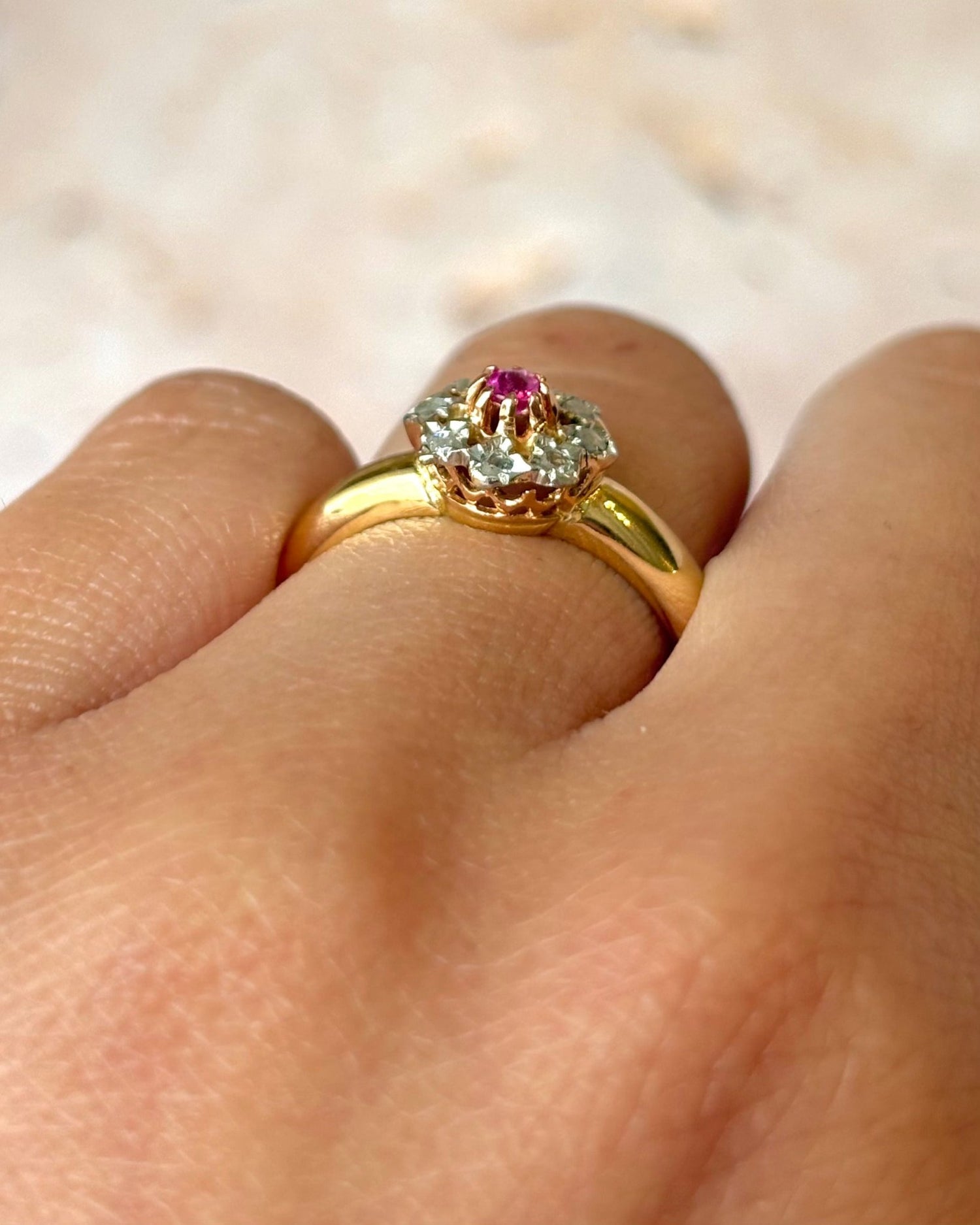 Bague Marguerite Saphir Rose &amp; Diamants "Irina" - Elliade Paris