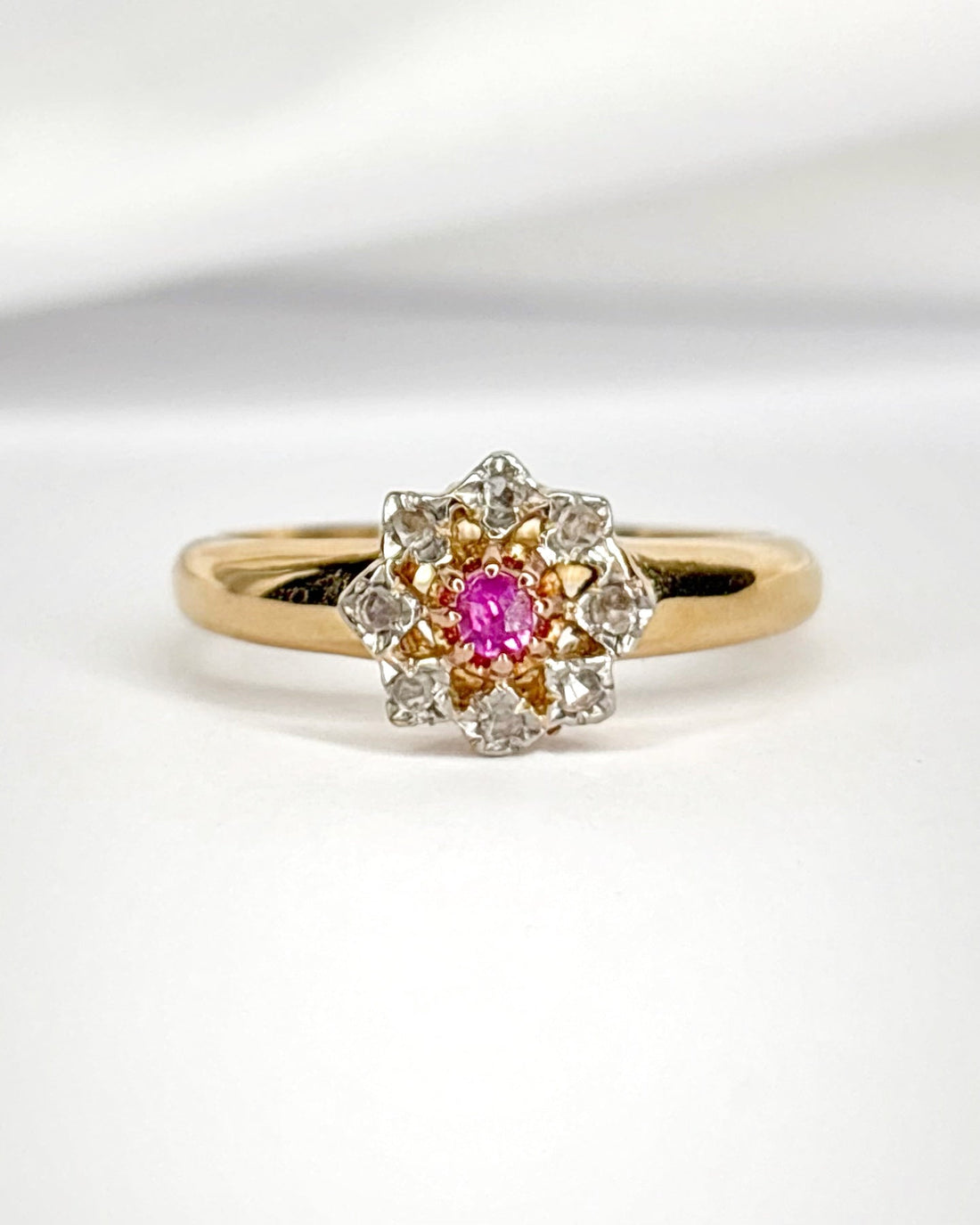 Bague Marguerite Saphir Rose &amp; Diamants "Irina" - Elliade Paris
