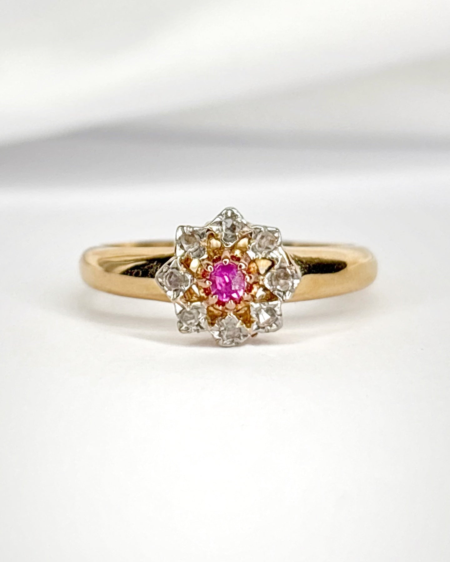 Bague Marguerite Saphir Rose &amp; Diamants "Irina" - Elliade Paris