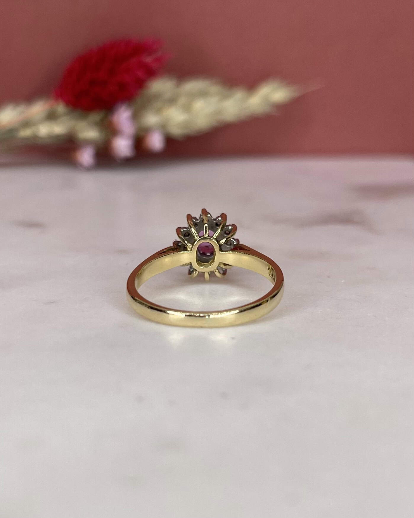 Bague Marguerite Saphir Rose &amp; Diamants "Jasmina" - Elliade Paris
