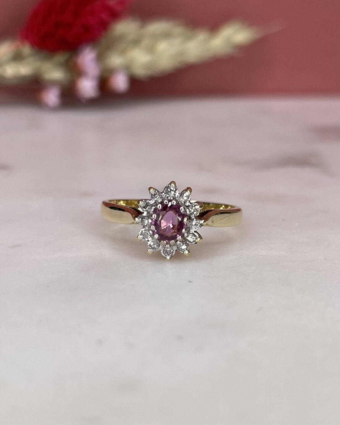 Bague Marguerite Saphir Rose &amp; Diamants "Jasmina" - Elliade Paris