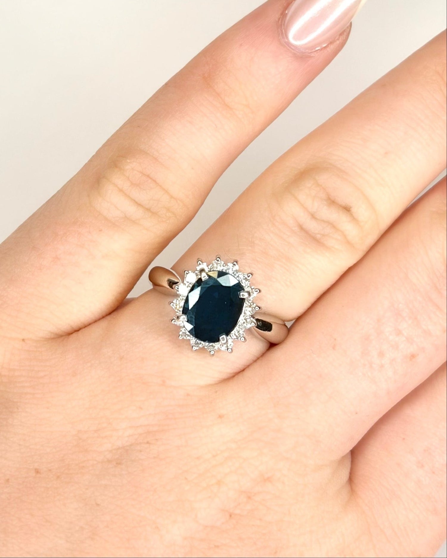 Bague Marguerite Saphir Sri - lankais 2.21 carats &amp; Diamants 0.43 carat "Anna" - Elliade Paris