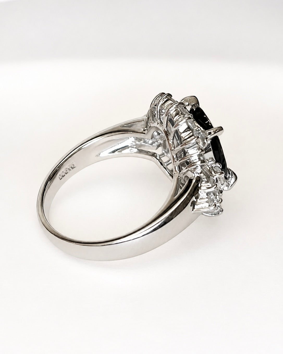 Bague Marguerite Saphir Teal 4.19 carats &amp; Diamants 0.80 carat 8.68g "Noémie" - Elliade Paris