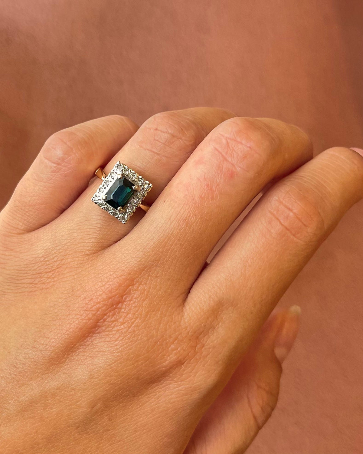 Bague Marguerite Saphir Vert 1.20 carat &amp; Diamants 0.24 carat 4,99g "Maelle" - Elliade Paris