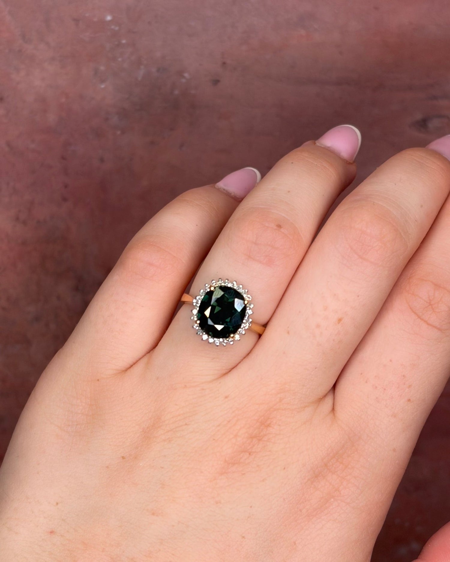 Bague Marguerite Saphir Vert 4.51 carats &amp; Diamants "Carmen" - Elliade Paris