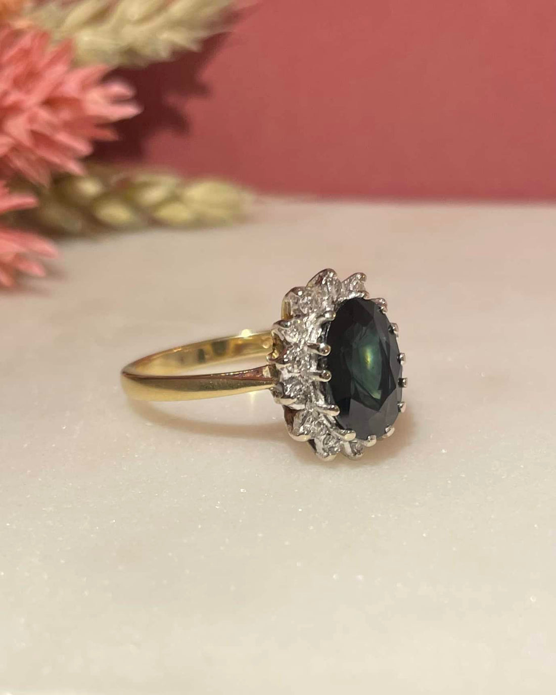 Bague Marguerite Saphir Vert 1.70 carat &amp; Diamants &quot;Helena&quot;