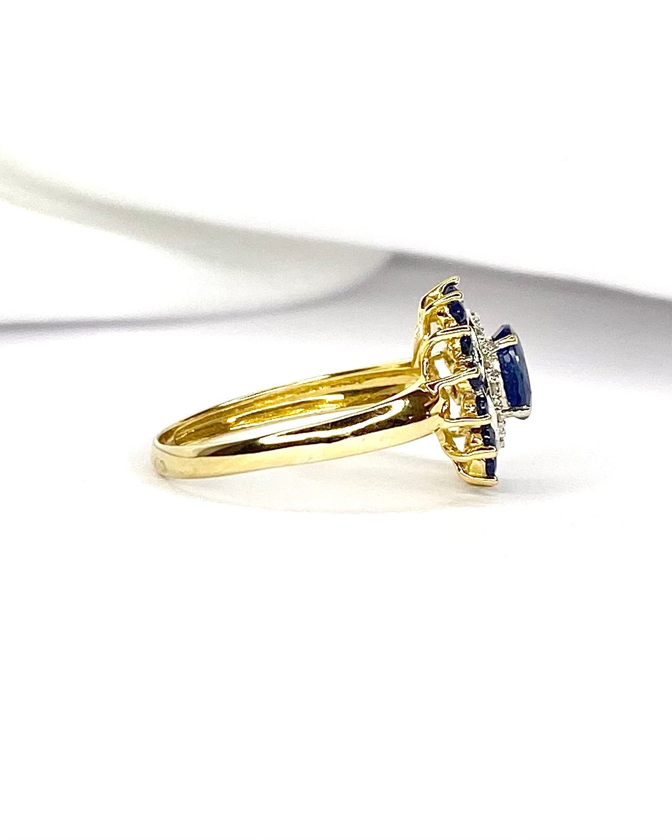 Bague Marguerite Saphirs 0.98 carat &amp; Diamants "Virna" - Elliade Paris
