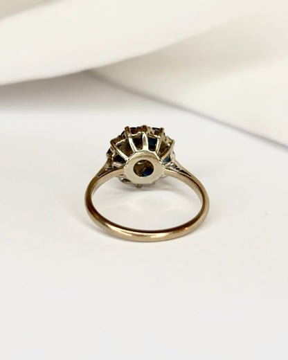 Bague Marguerite Saphirs 1.20 carat &amp; 7 Diamants &quot;Ayline&quot; - Elliade Paris