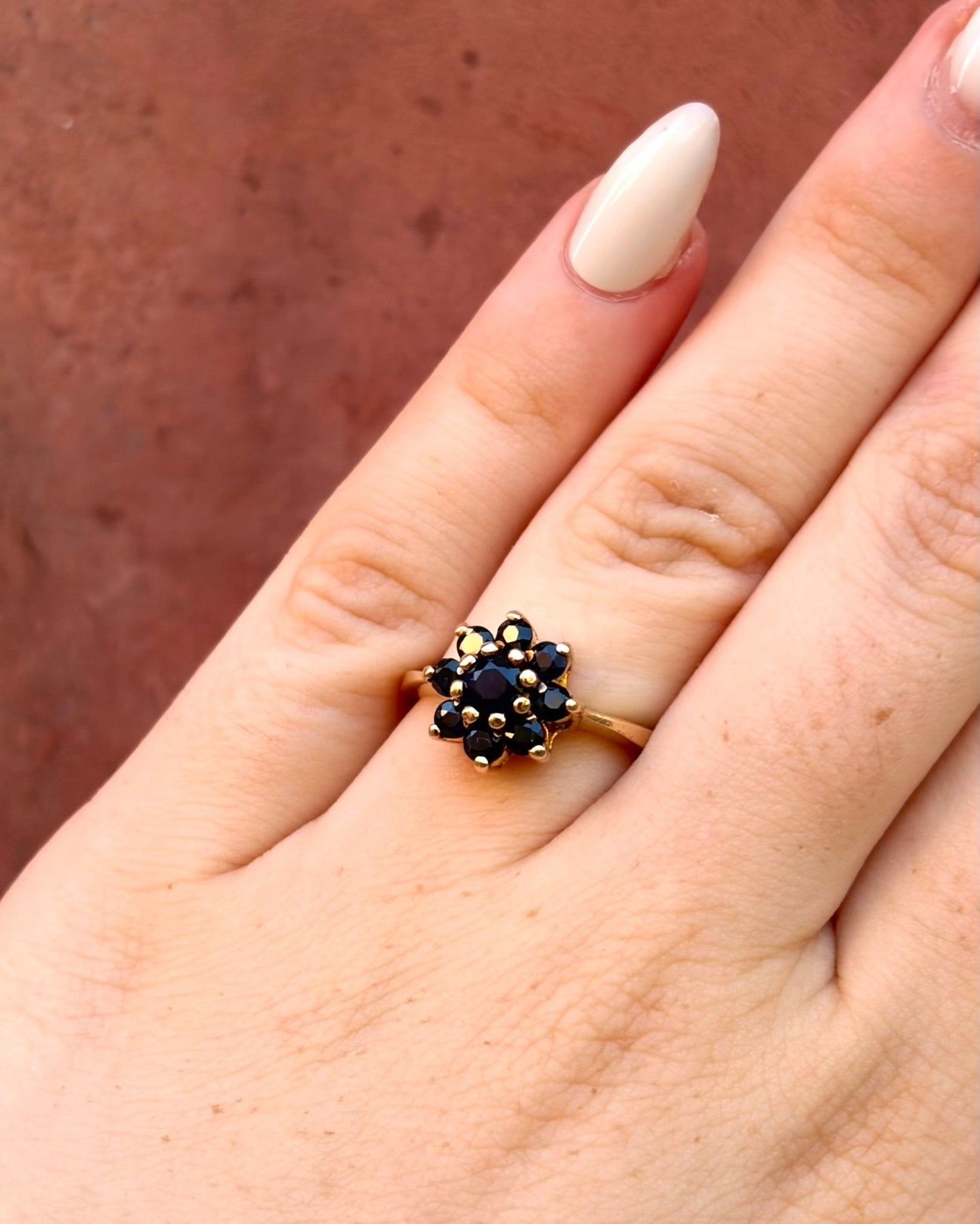 Bague Marguerite Saphirs 1.87 carat "Zahia" - Elliade Paris