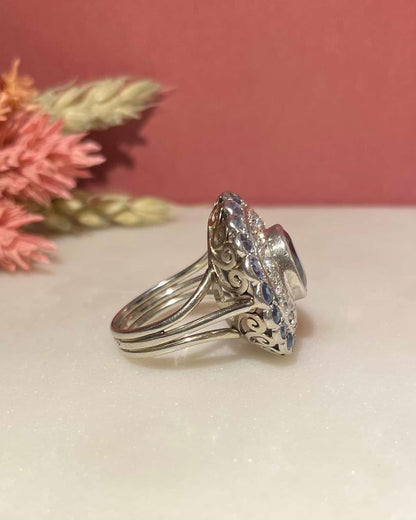 Bague Marguerite Saphirs 3.90 carats &amp; Diamants 1 carat &quot;Leanne&quot; - Elliade Paris