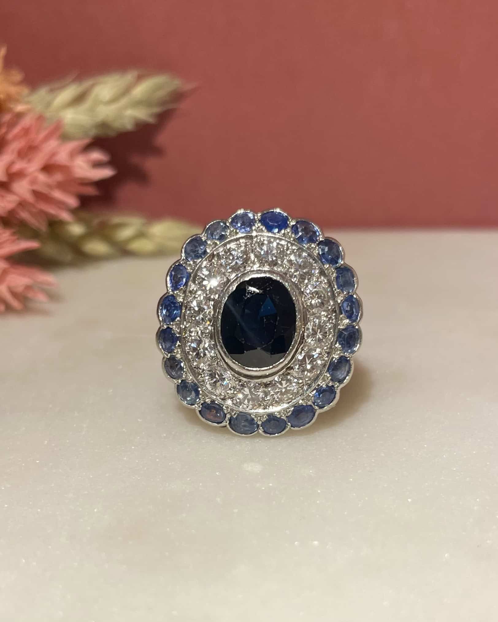 Bague Marguerite Saphirs 3.90 carats &amp; Diamants 1 carat "Leanne" - Elliade Paris