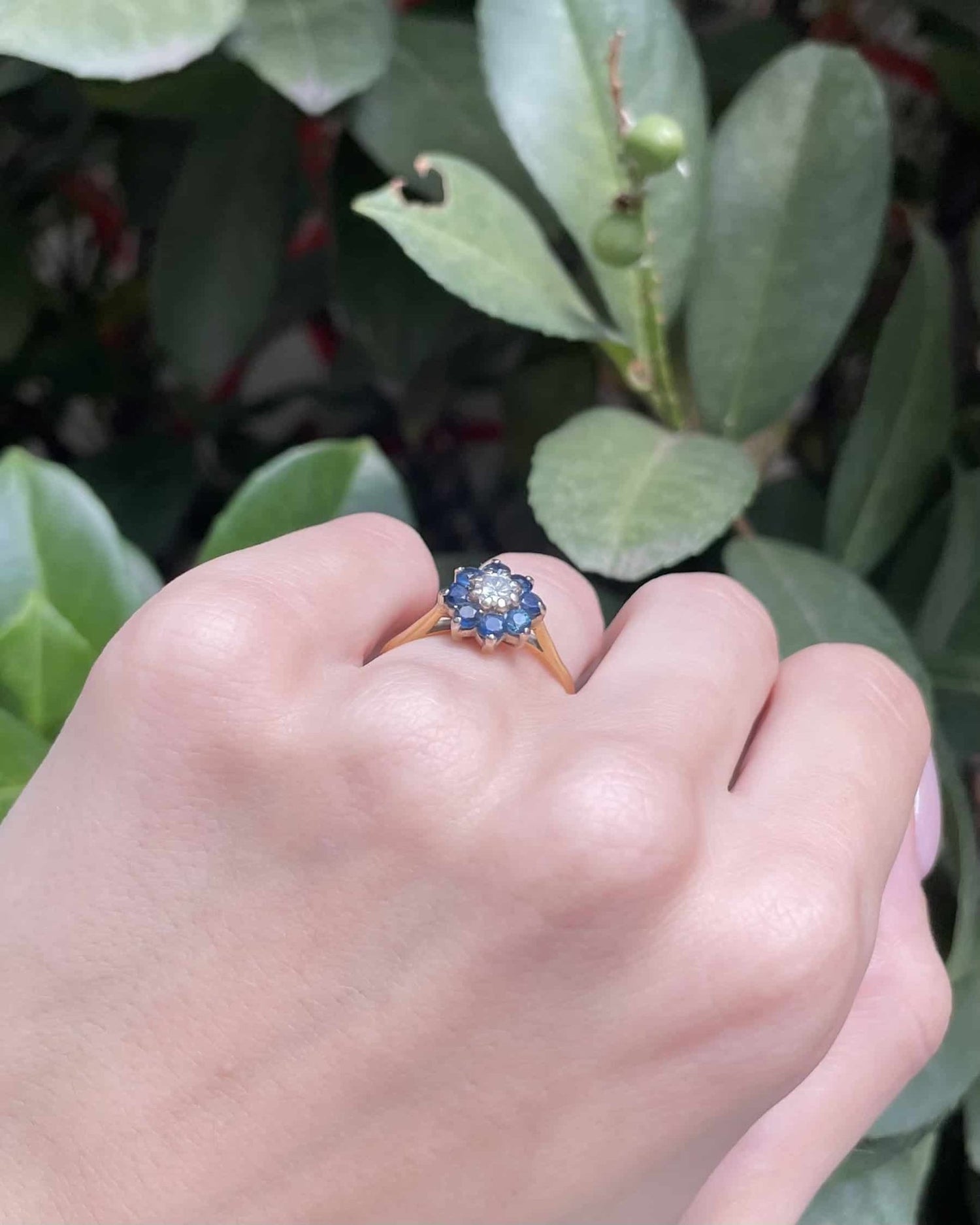Bague Marguerite Saphirs &amp; Diamant 0.30 carat &quot;Jade &quot; - Elliade Paris