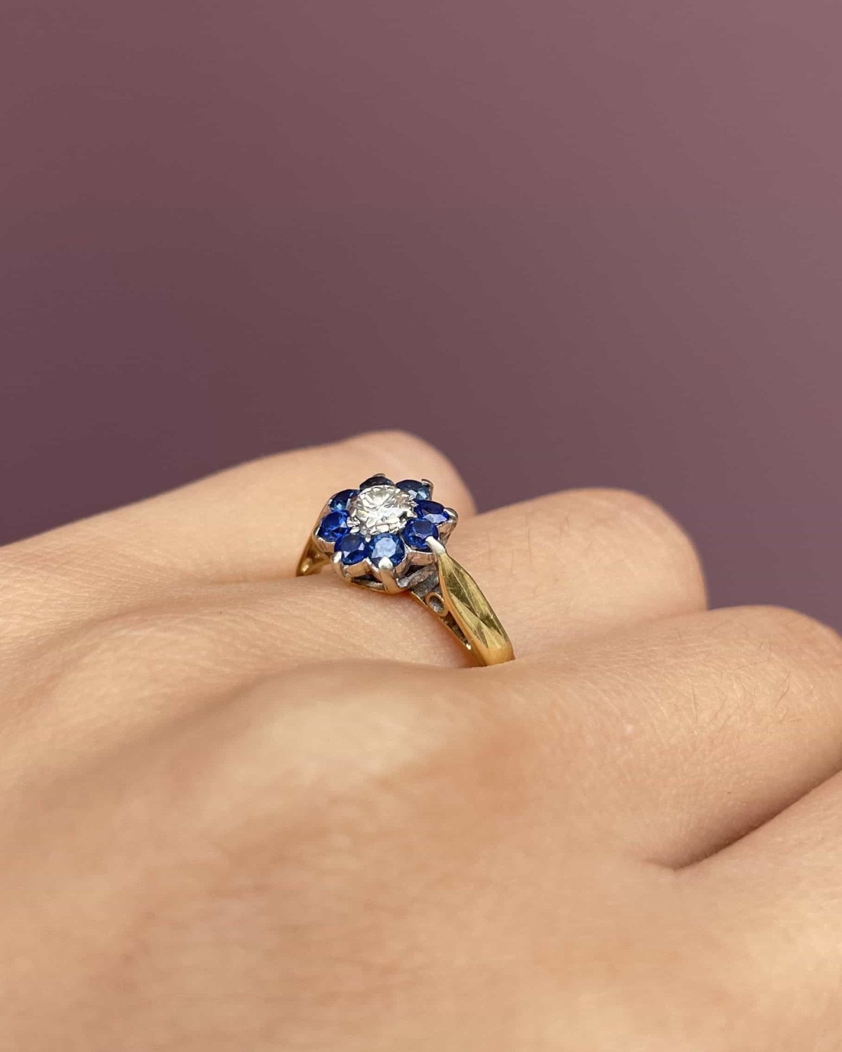 Bague Marguerite Saphirs &amp; Diamant &quot;Bleuenn &quot; - Elliade Paris