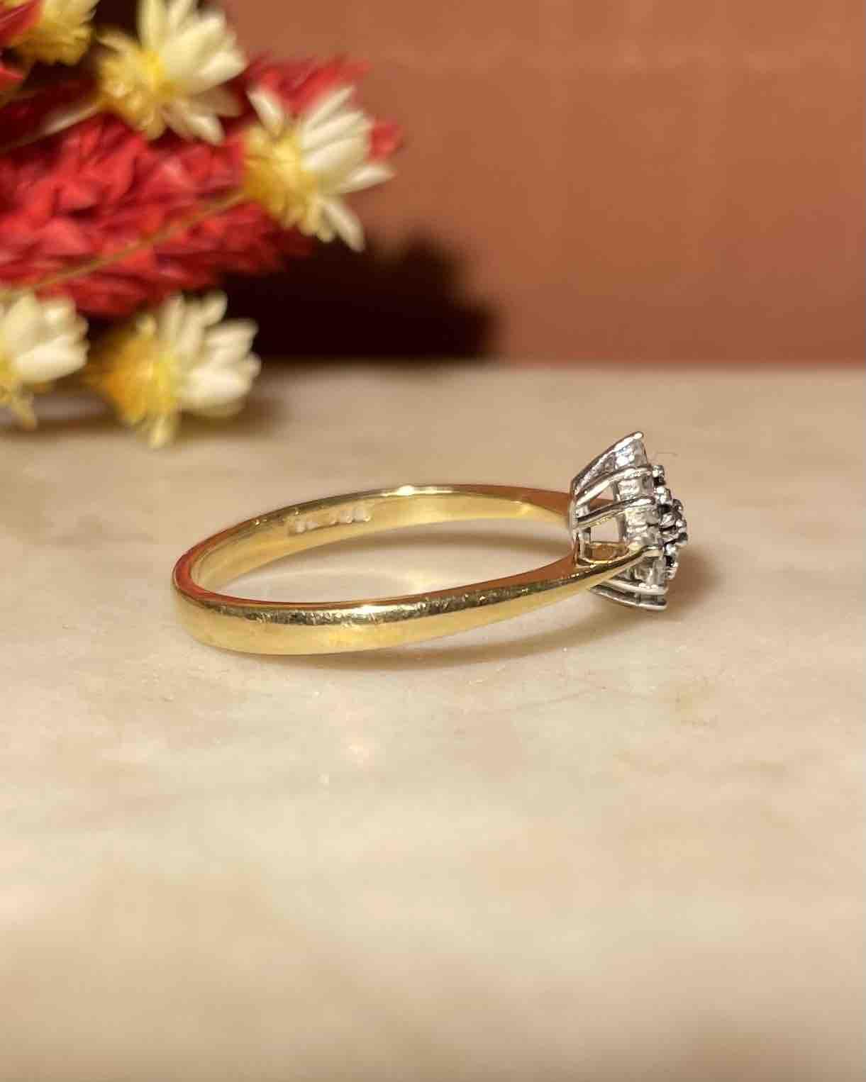 Bague Marguerite Saphirs &amp; Diamants &quot;Colyne&quot; - Elliade Paris