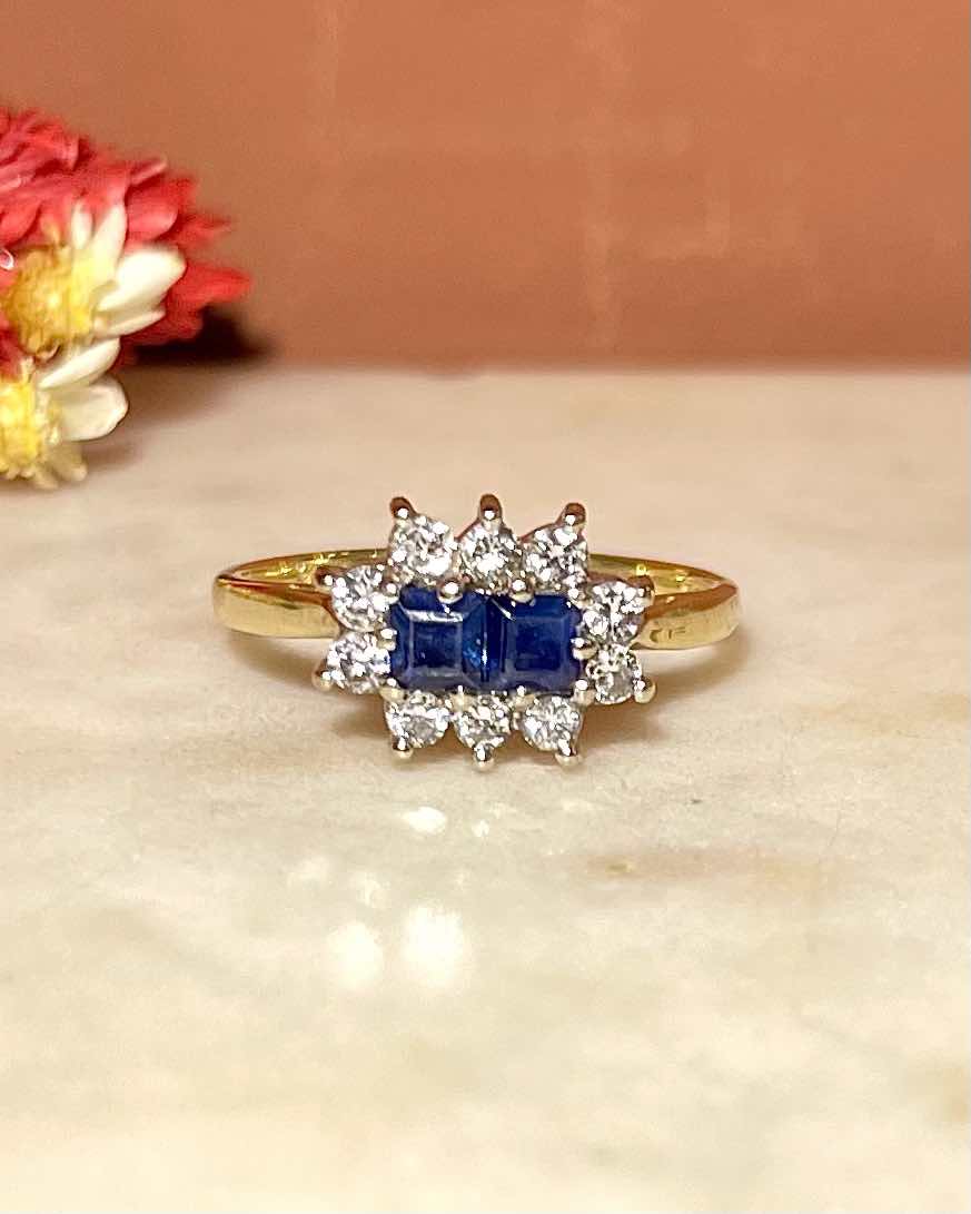 Bague Marguerite Saphirs &amp; Diamants &quot;Wallie&quot; - Elliade Paris