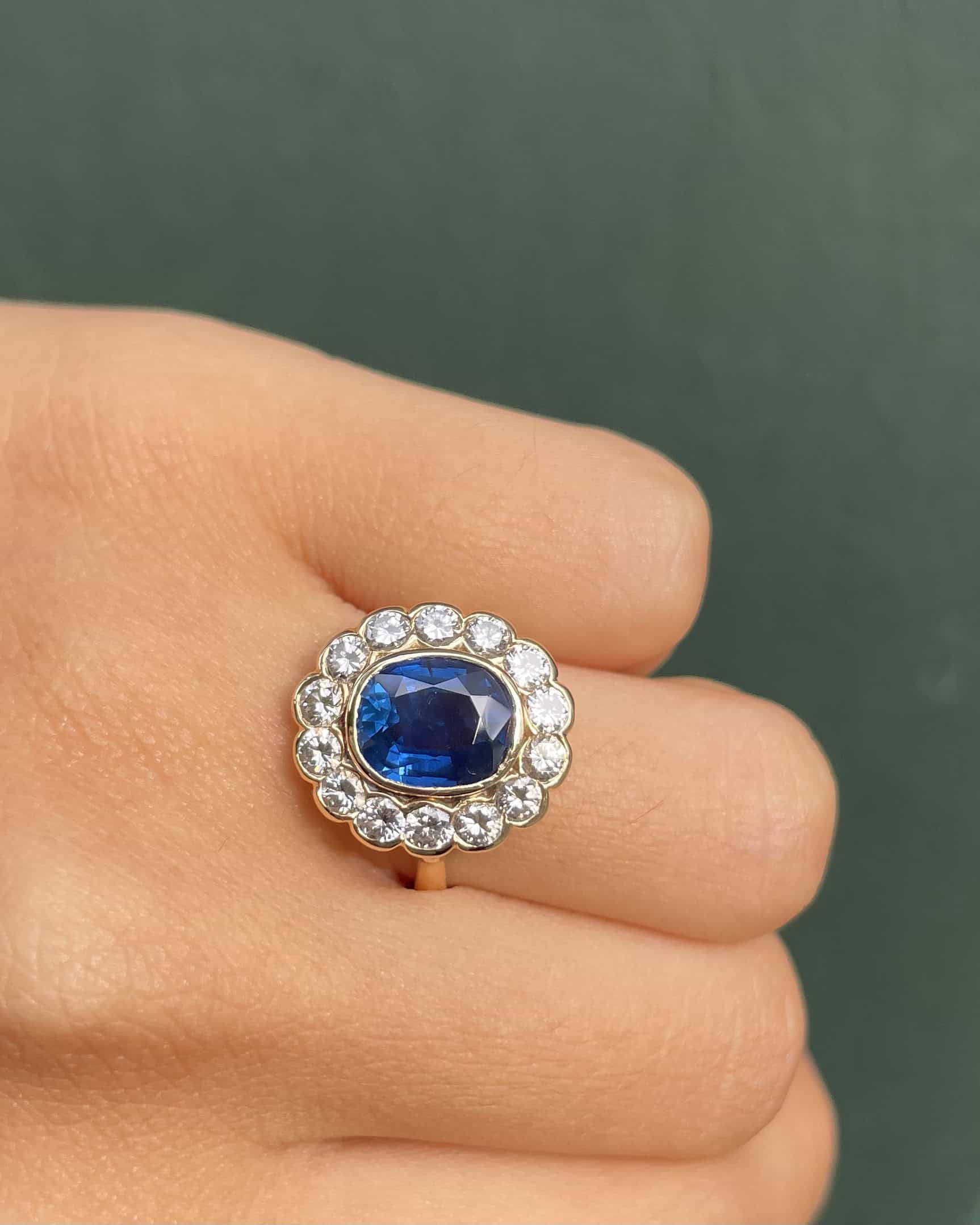 Marguerite Sapphire Ring 2.30 carats &amp;amp; Diamonds 0.80 carats "Althéa"