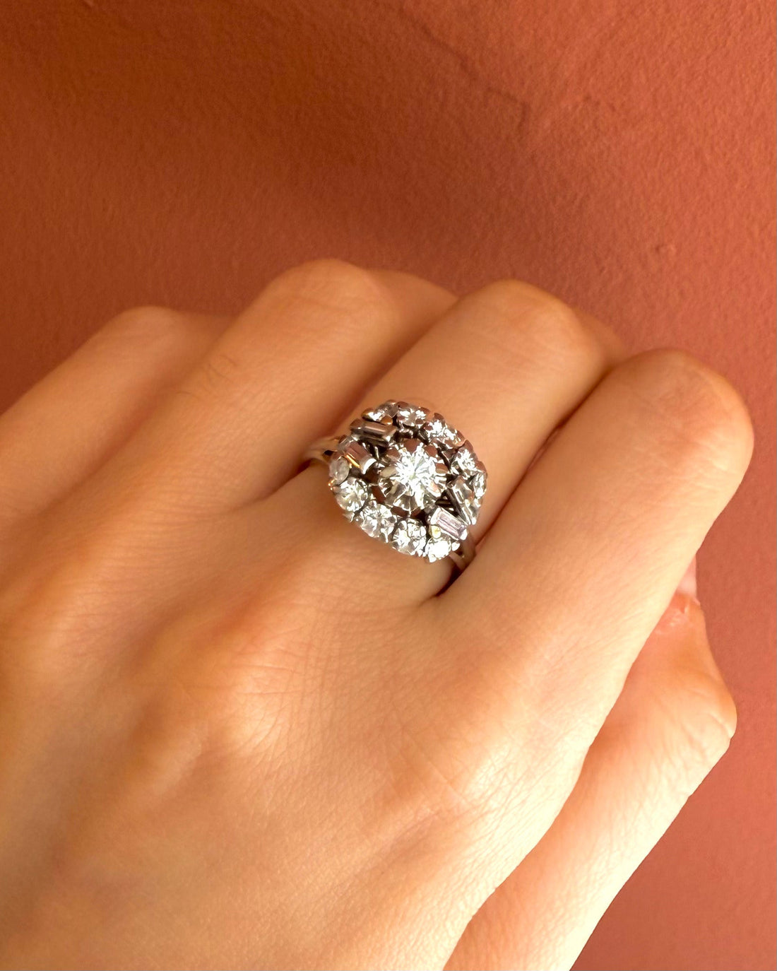 Bague Marguerite Style Art-Déco Diamants 1.05 carat "Wolfgang" - Elliade Paris