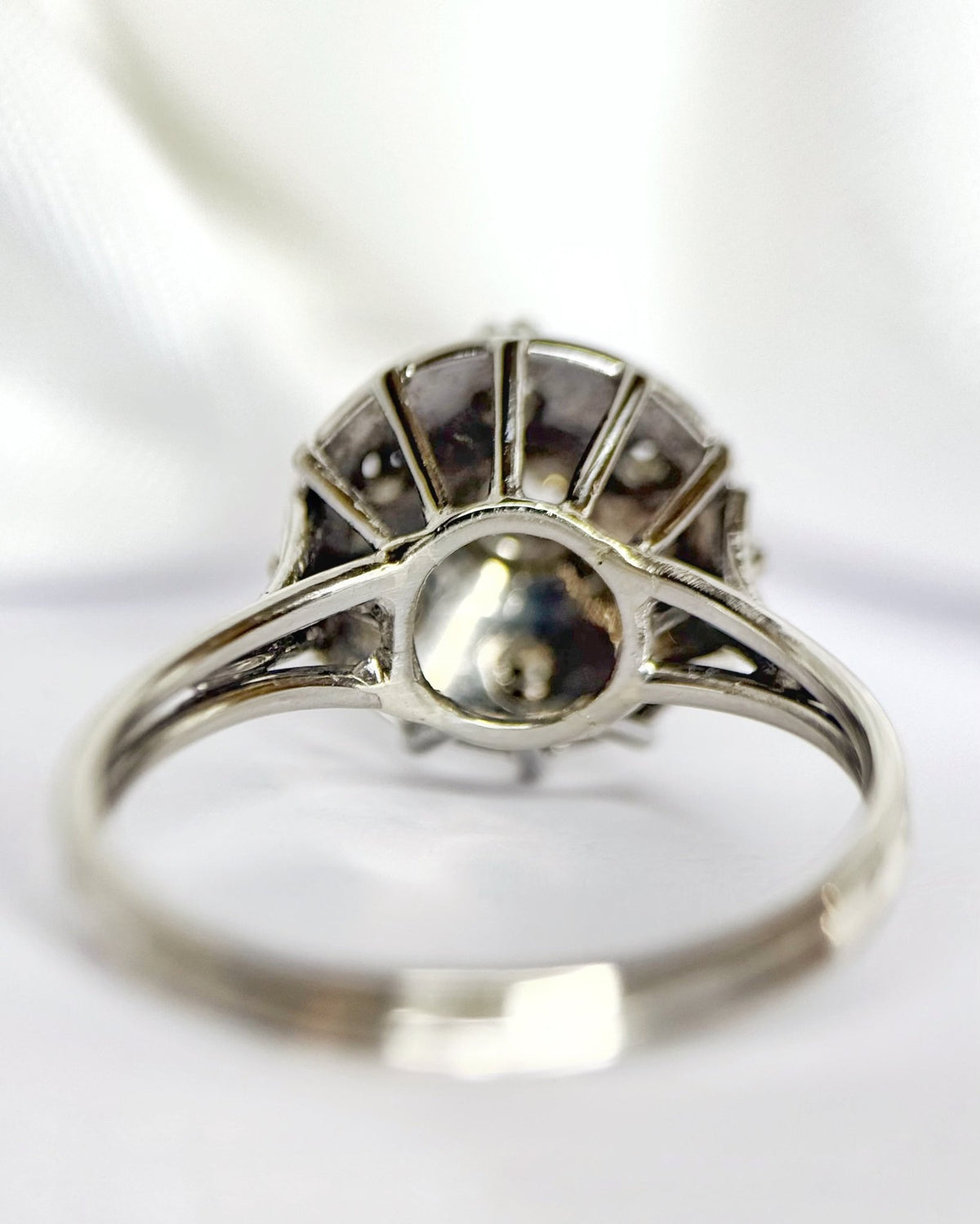 Bague Marguerite Style Art-Déco Diamants "Alexandrine" - Elliade Paris
