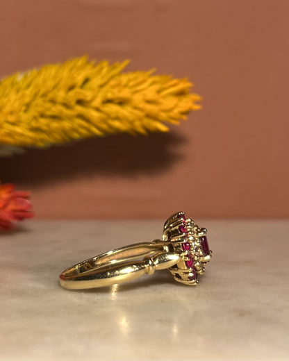 Bague Marguerite Style Art - Déco Rubis &amp; Diamants &quot;Lilly&quot; - Elliade Paris