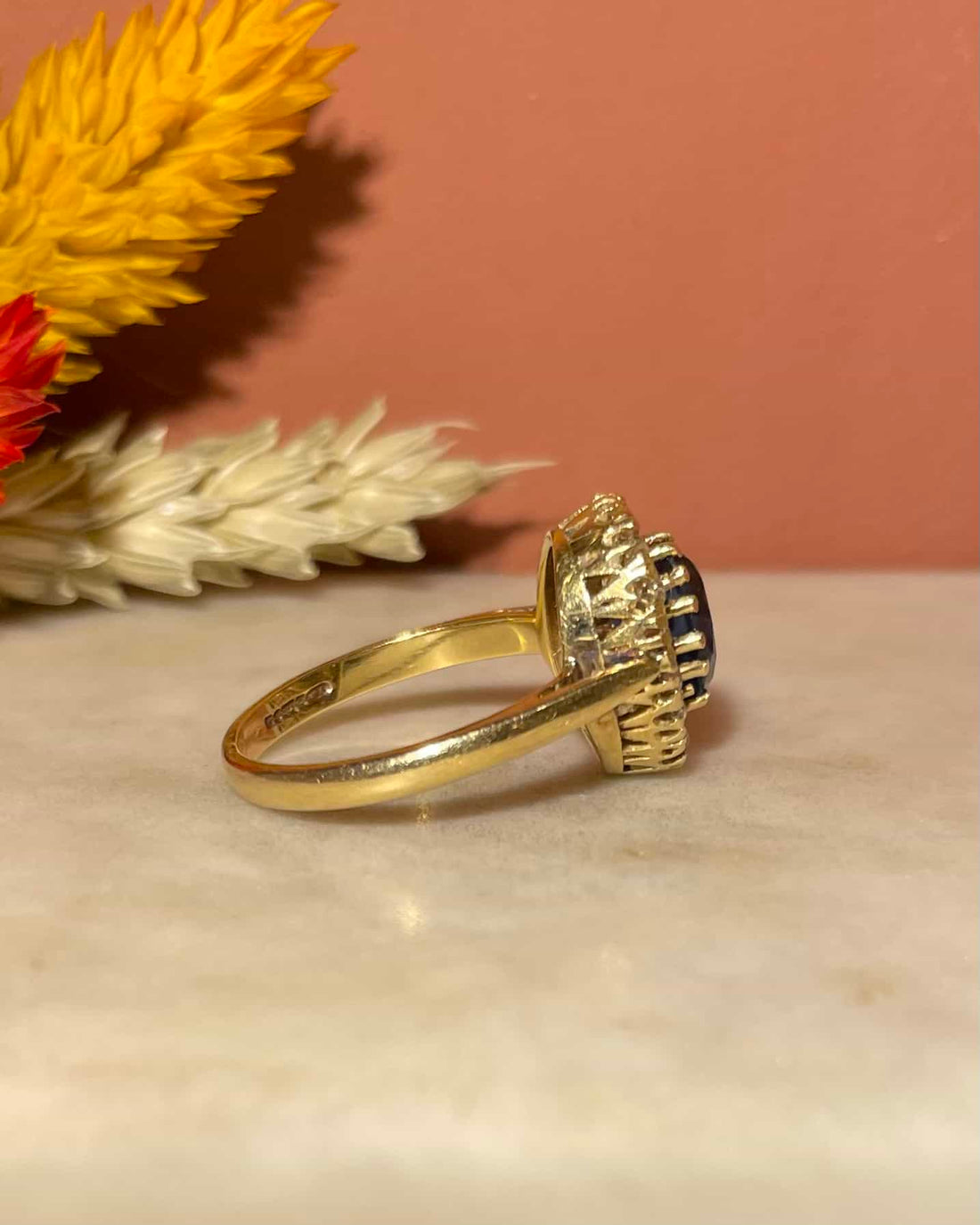 Bague Marguerite Saphir 2.20 carats &amp; Diamants &quot;Darya&quot;