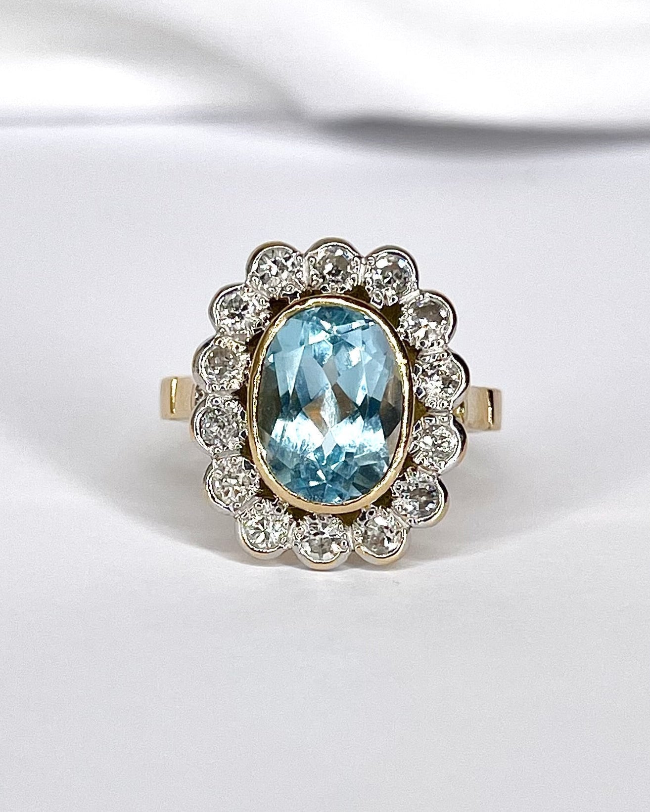 Bague Marguerite Style Art - Déco Topaze 4.80 carats &amp; Diamants 0.56 carat "Adela" - Elliade Paris
