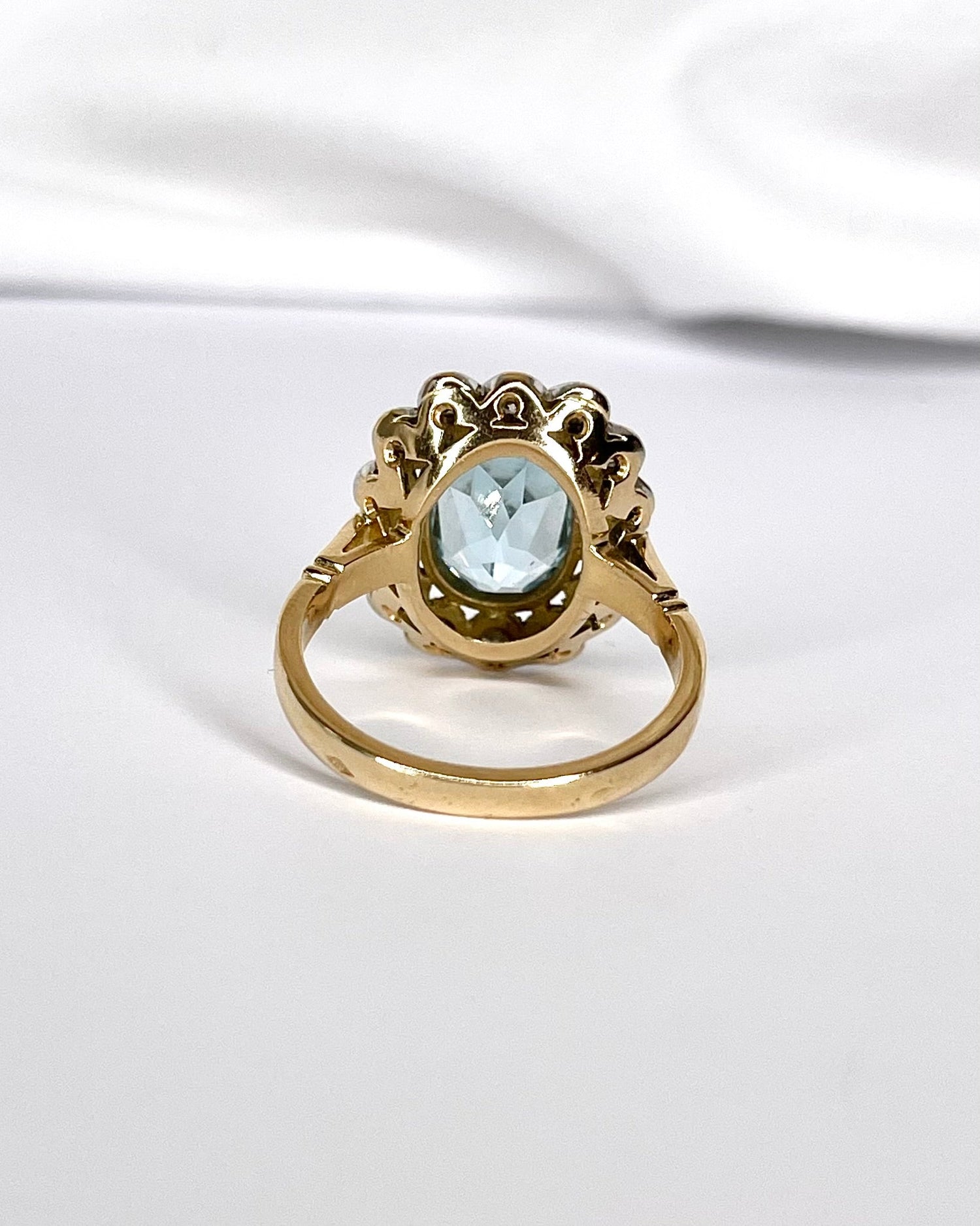 Bague Marguerite Style Art - Déco Topaze 4.80 carats &amp; Diamants 0.56 carat "Adela" - Elliade Paris