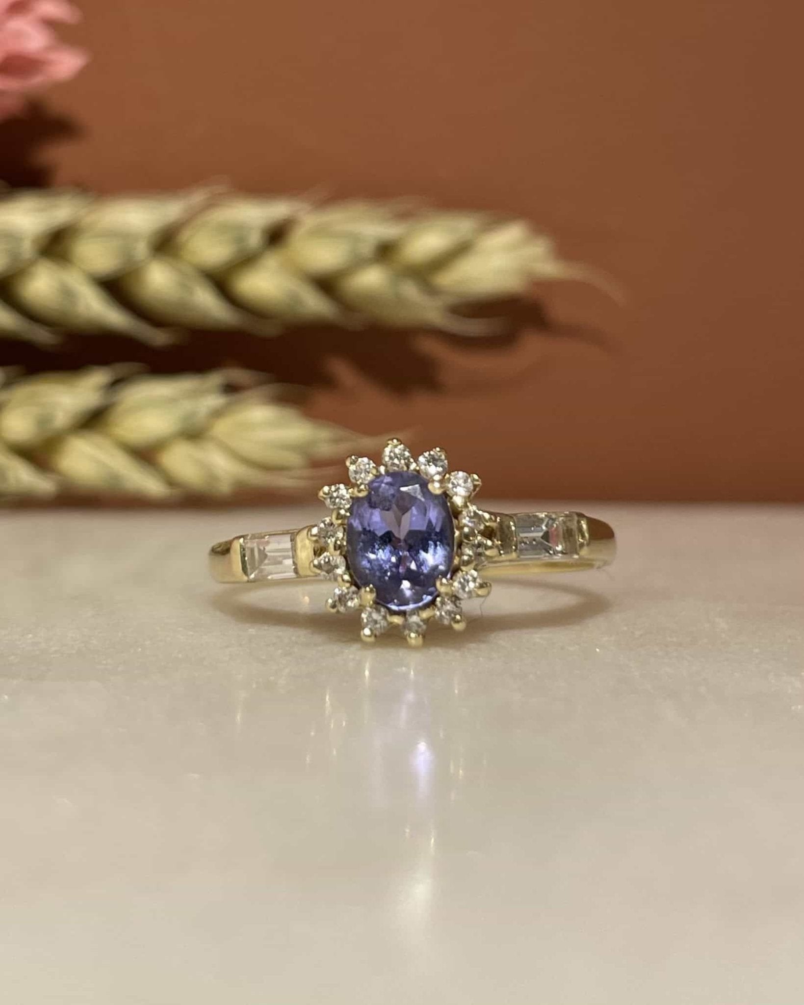Bague Marguerite Tanzanite 0.45 Carat &amp; 16 Diamants &quot;Josie&quot; - Elliade Paris