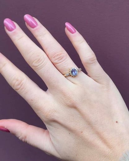 Bague Marguerite Tanzanite 0.45 Carat &amp; 16 Diamants &quot;Josie&quot; - Elliade Paris