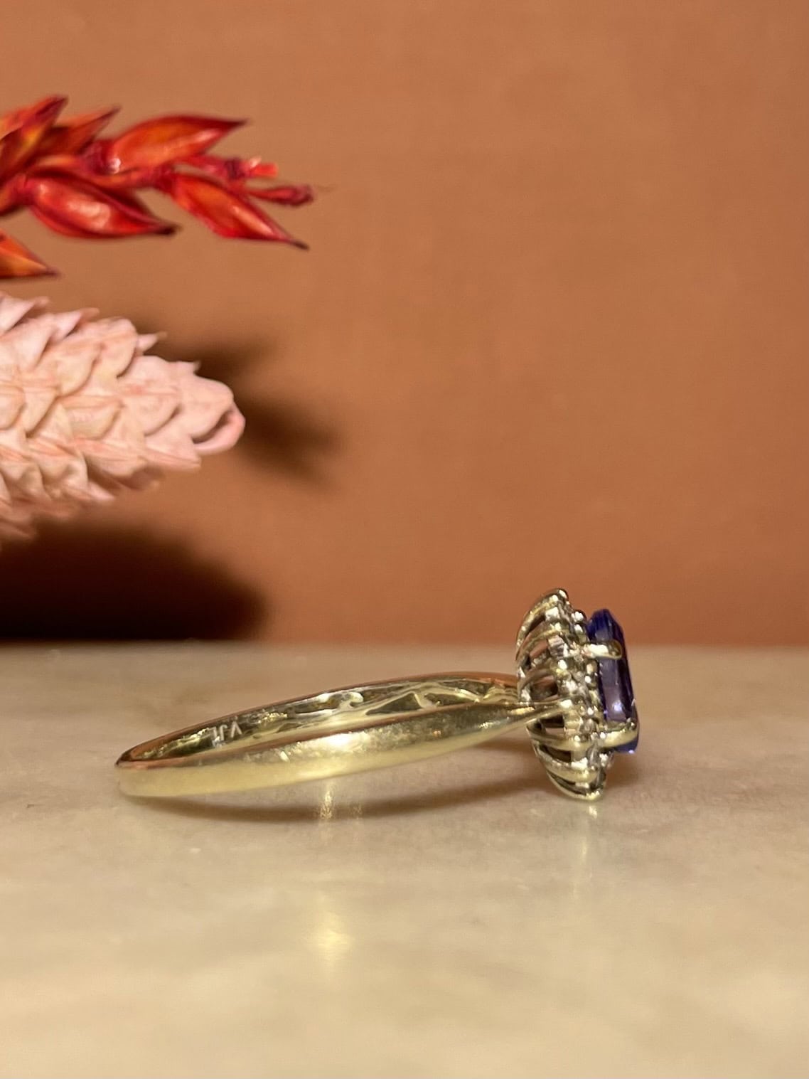 Bague Marguerite Tanzanite 0.50 carat &amp; 14 Diamants "Joyce" - Elliade Paris