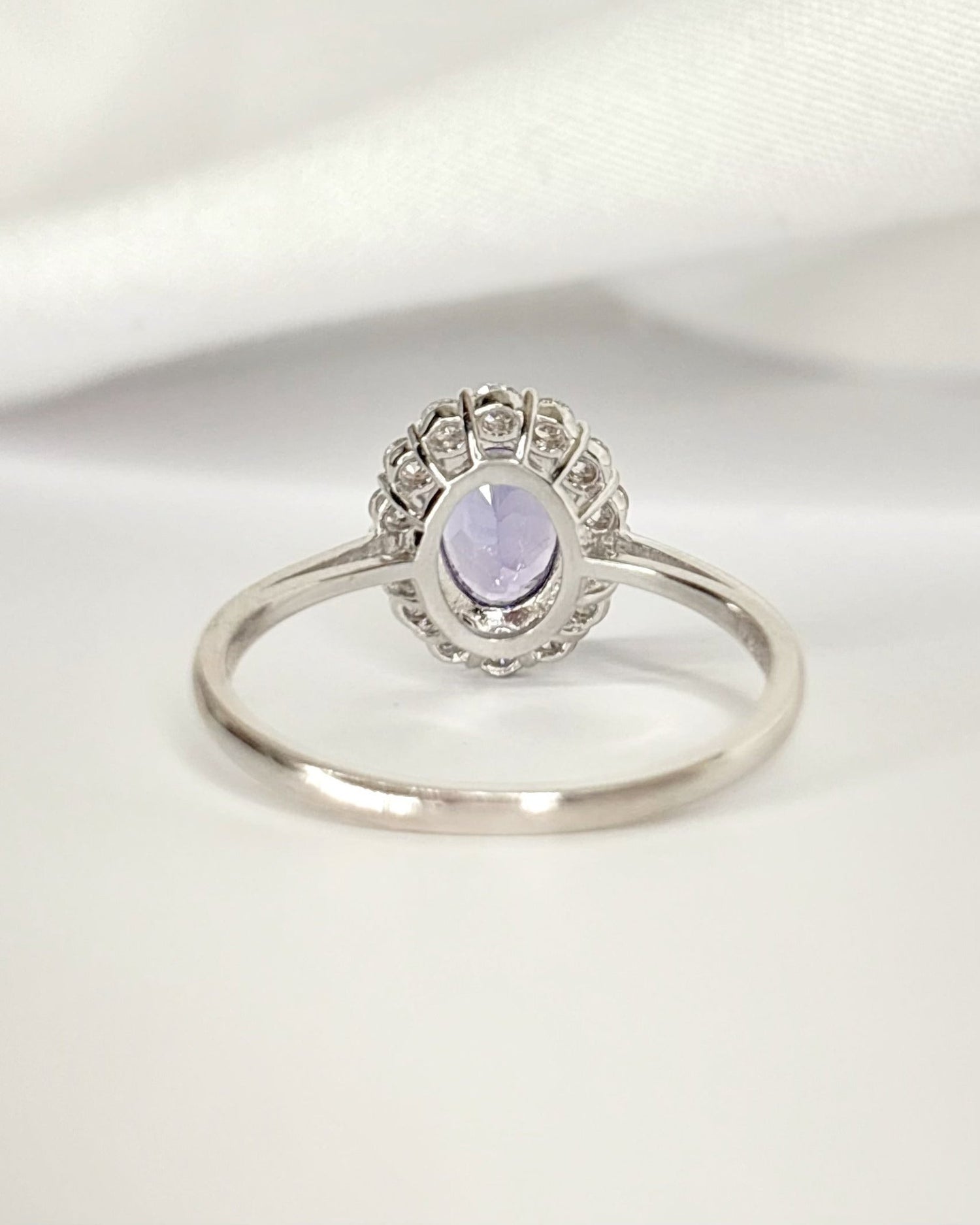 Bague Marguerite Tanzanite 0.93 carat &amp; Diamants 0.31 carat "Haria" - Elliade Paris