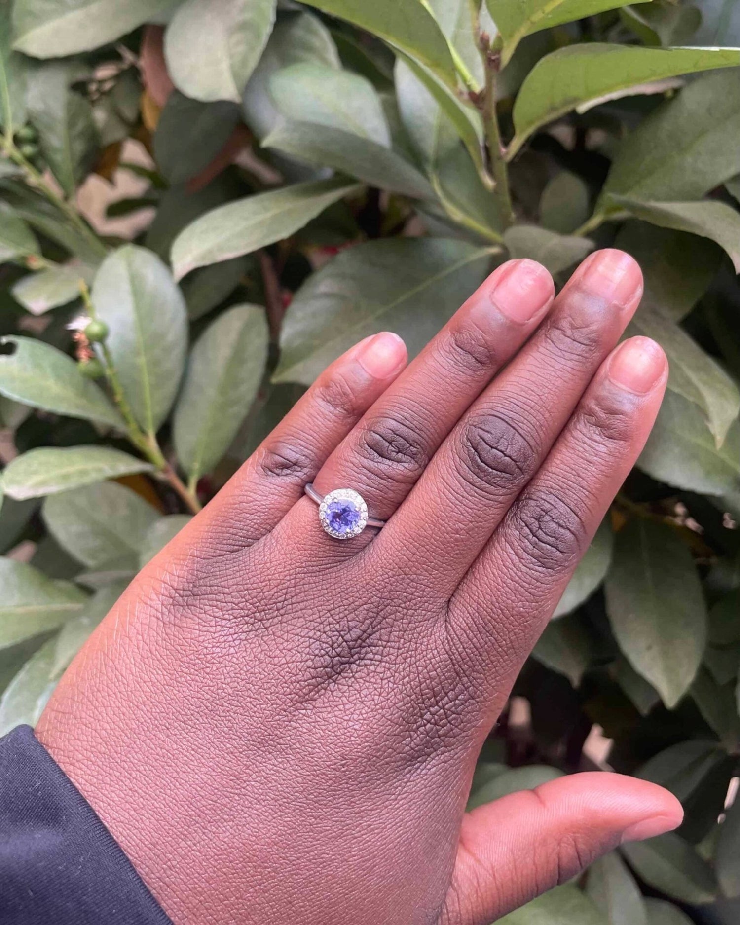 Bague Marguerite Tanzanite 1 carat &amp; 18 Diamants &quot;Zanelle&quot; - Elliade Paris