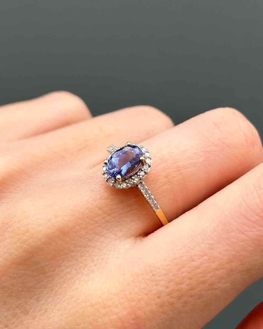 Bague Marguerite Tanzanite 1.30 Carat &amp; 28 Diamants &quot;Lunali&quot; - Elliade Paris