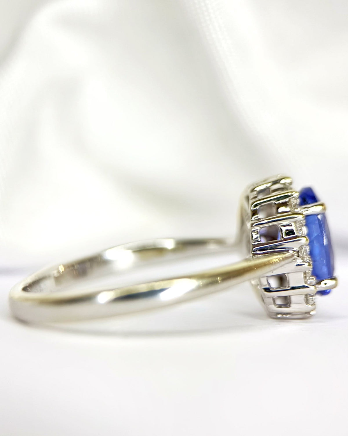 Bague Marguerite Tanzanite 1.65 carat &amp; Diamants 0.32 carat 4.14g "Lina" - Elliade Paris
