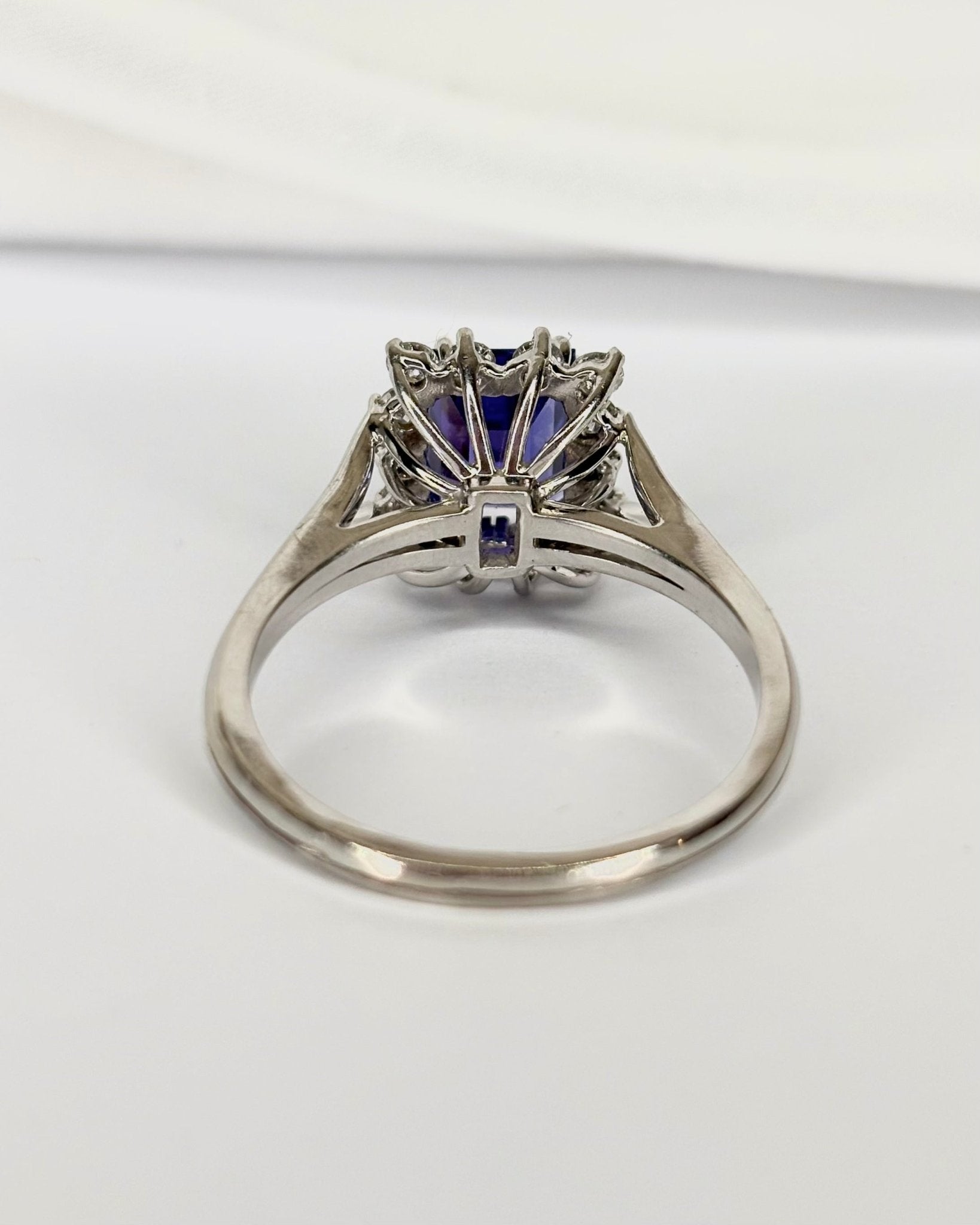 Bague Marguerite Tanzanite 2.80 carats &amp; Diamants 0.56 carat "Anissa" - Elliade Paris