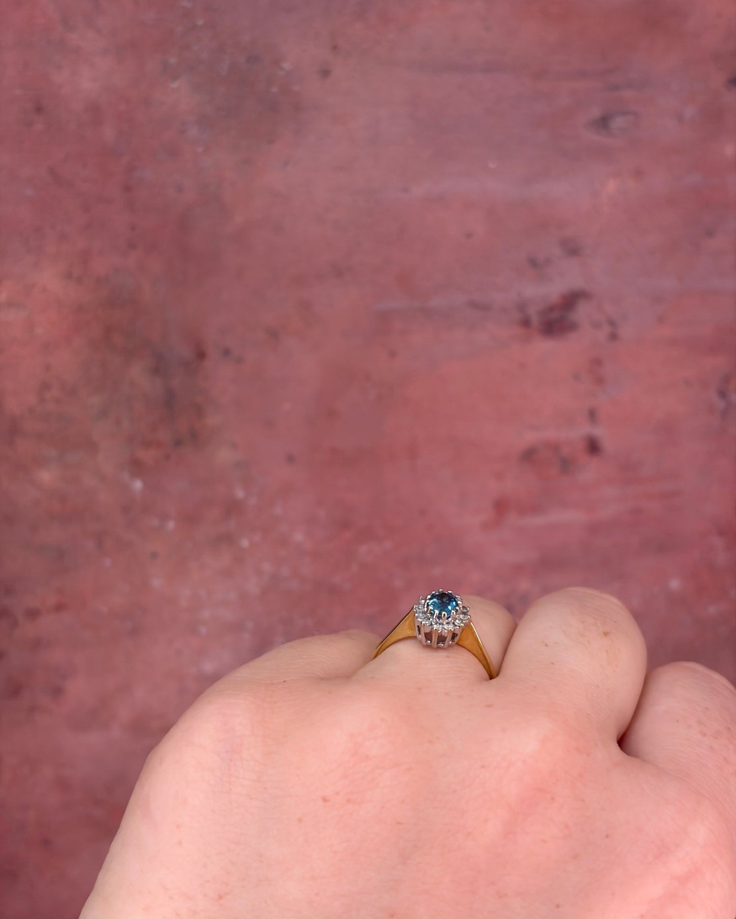 Bague Marguerite Topaze 0.43 carat &amp; Diamants "Isabelle" - Elliade Paris