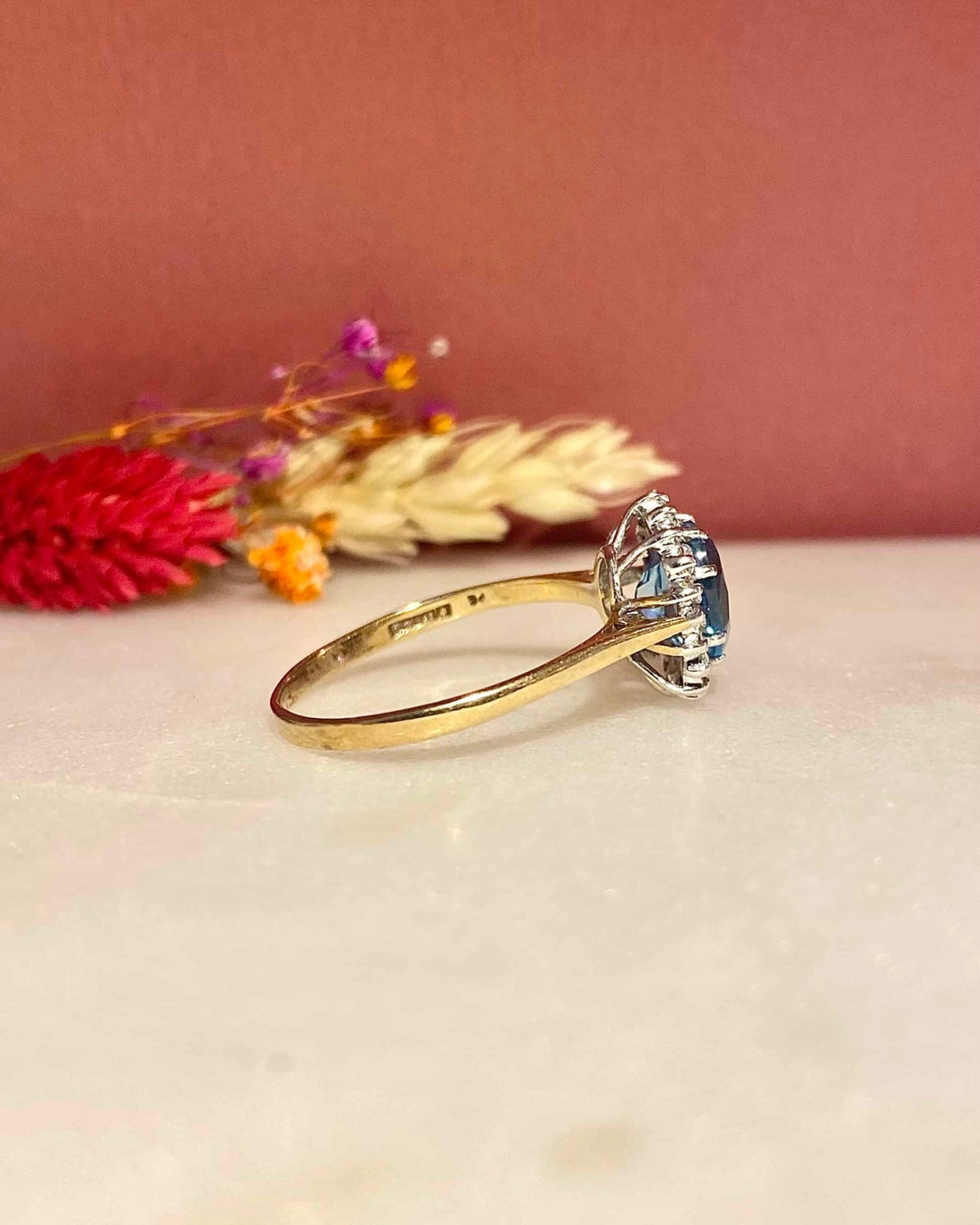 Bague Marguerite Topaze 1.40 carat &amp; Diamants &quot;Naïs&quot; - Elliade Paris