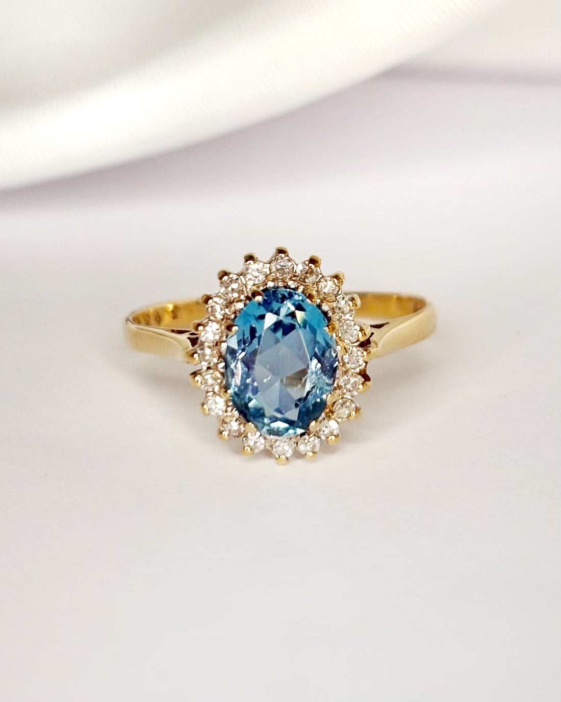 Bague Marguerite Topaze 1.70 carat &amp; Diamants "Livia" - Elliade Paris