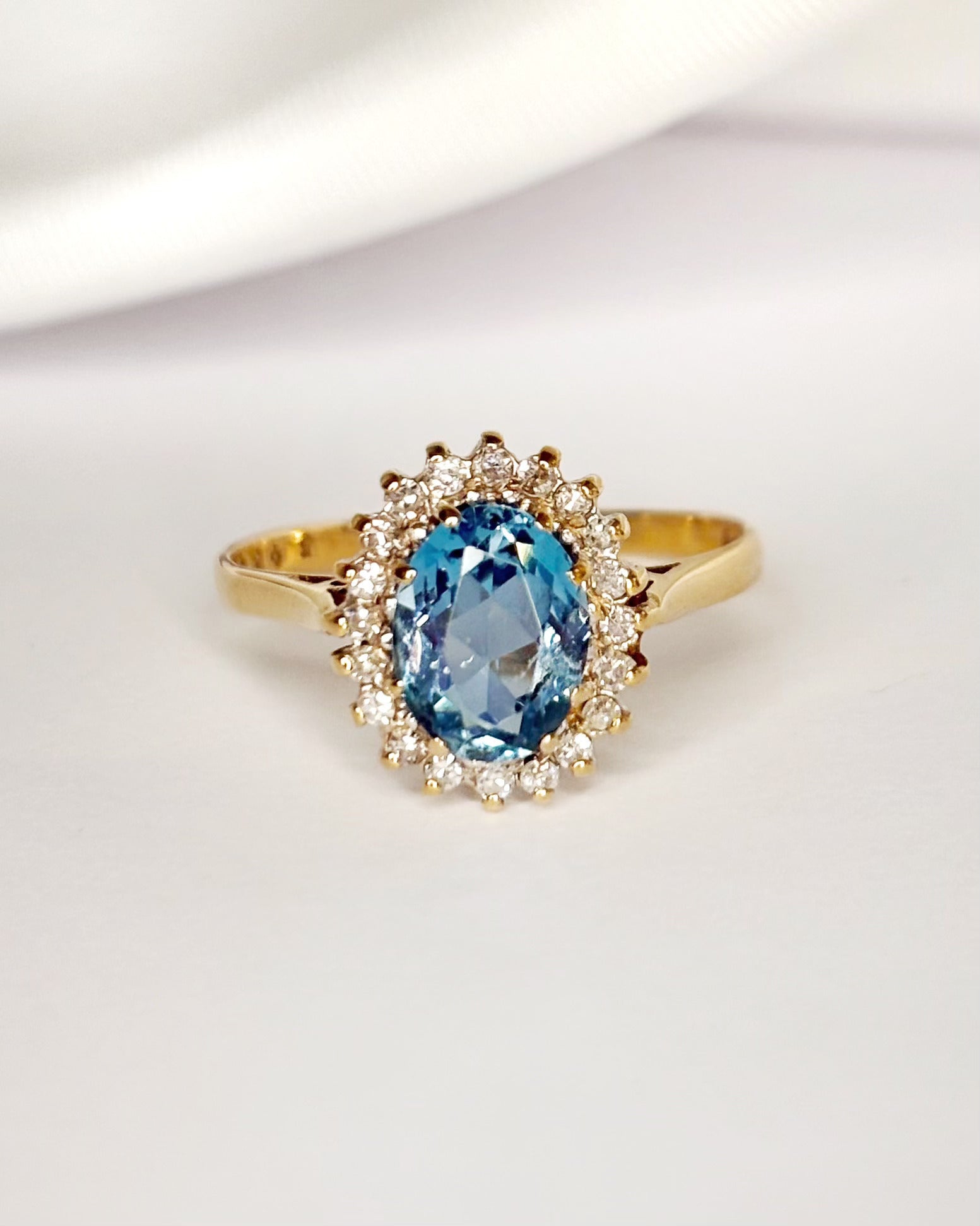 Bague Marguerite Topaze 1.70 carat &amp; Diamants "Livia" - Elliade Paris