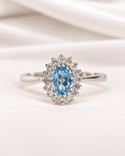 Bague Marguerite Topaze Swiss Blue 0.89 carat &amp; Diamants 0.32 carat "Linda" - Elliade Paris