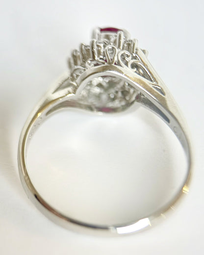 Bague Marguerite Tourbillon Rubis &amp; Diamants "Sydney" - Elliade Paris