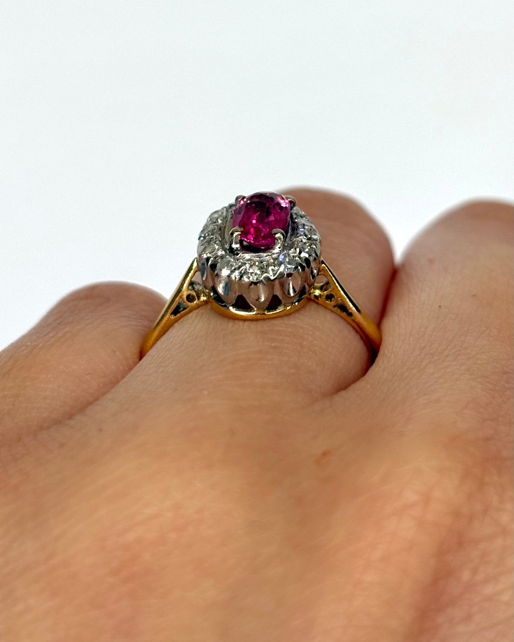 Bague Marguerite Tourmaline Rose 0.48 carat &amp; Diamants 0.24 carat "Lilia" - Elliade Paris