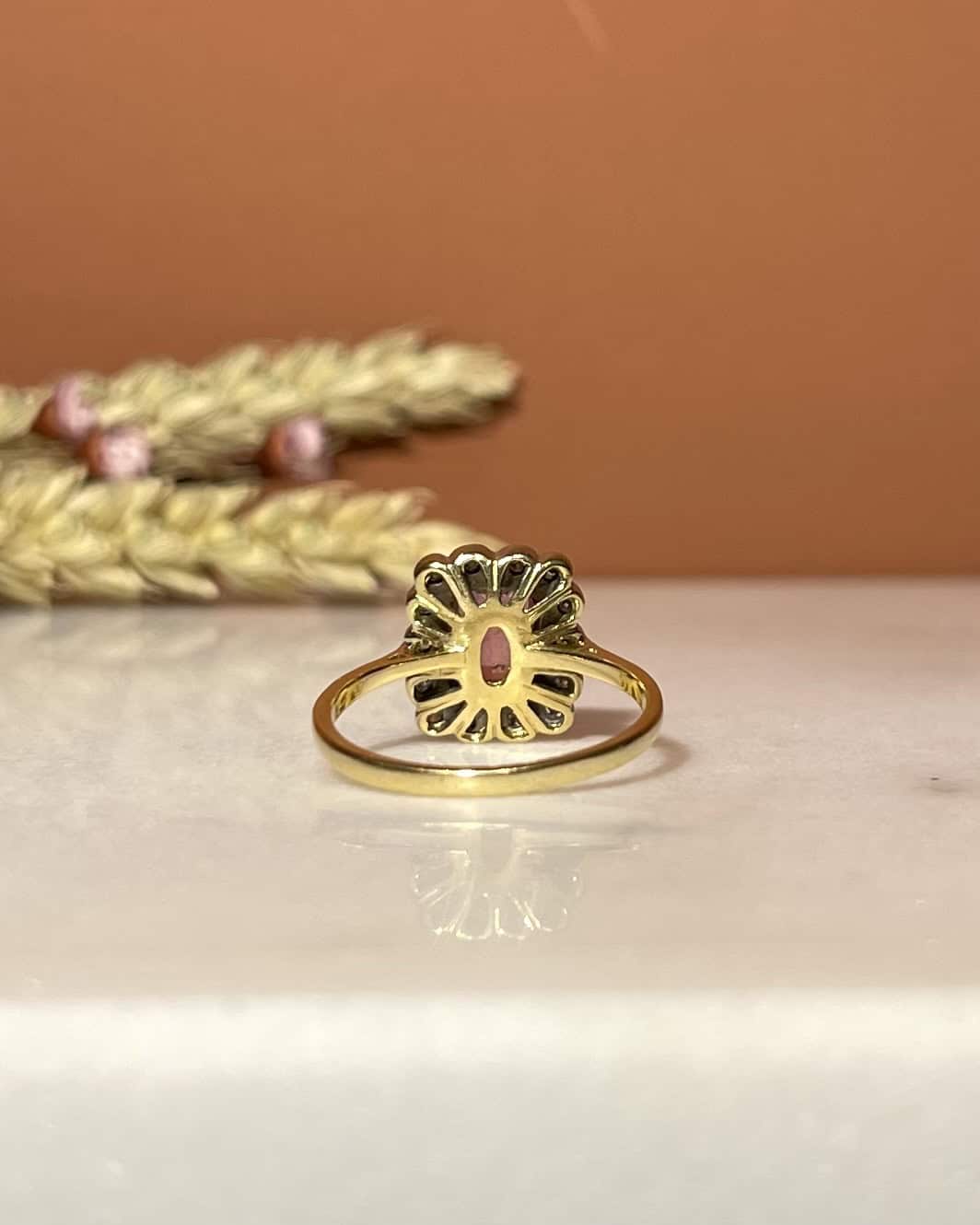 Anillo Art Déco con turmalina rosa de 1,50 quilates y diamantes "Gaïa"