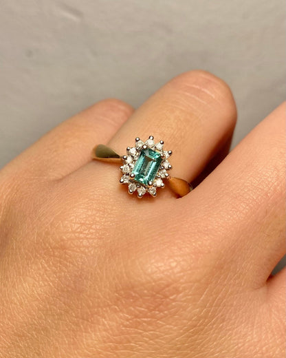 Bague Marguerite Tourmaline Verte 0.64 carat &amp; 14 Diamants &quot;Hawa&quot; - Elliade Paris
