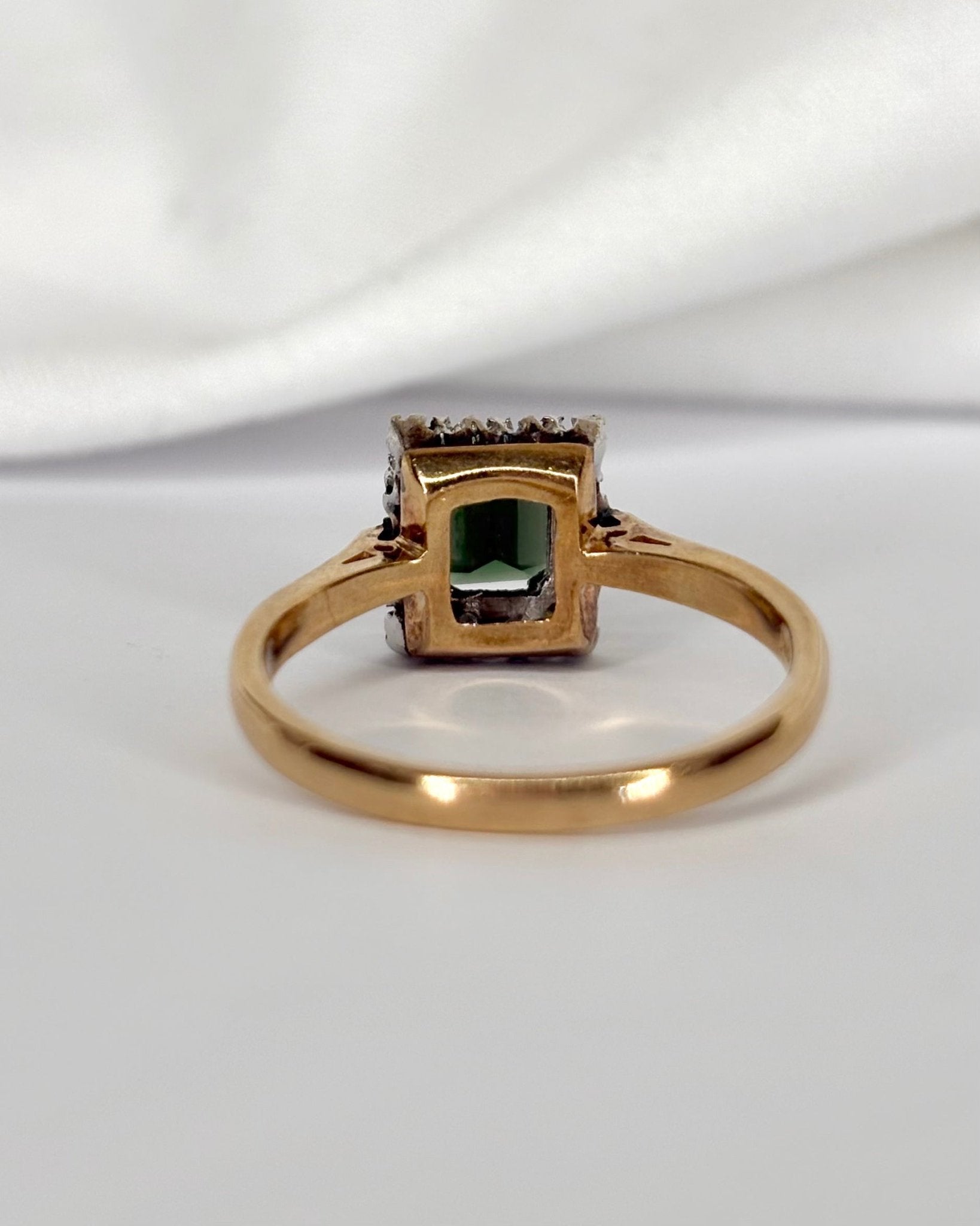 Bague Marguerite Tourmaline Verte 0.76 carat &amp; Diamants "Eddy" - Elliade Paris